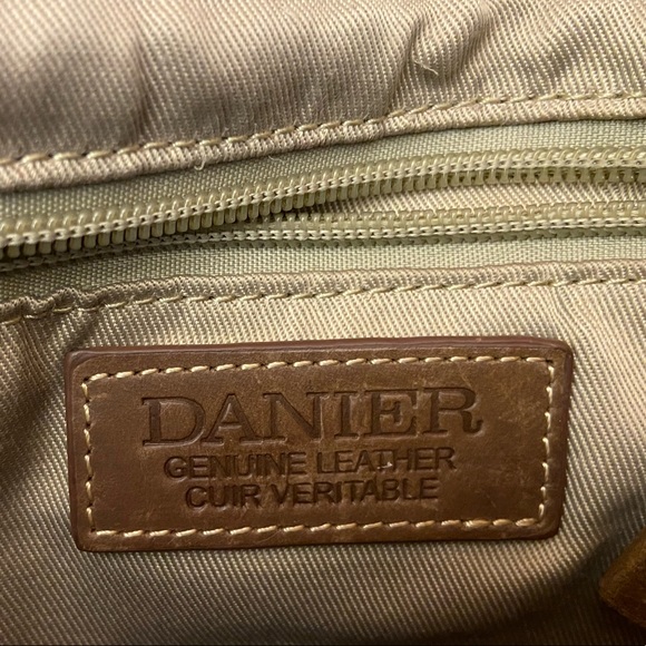 Danier - leather messenger bag - Picture 7 of 7